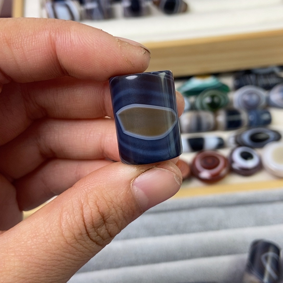 重***楼玛瑙/玉髓未镶嵌颈饰