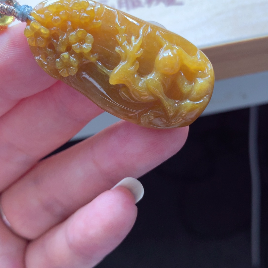 翡翠颈饰未镶嵌吊坠
