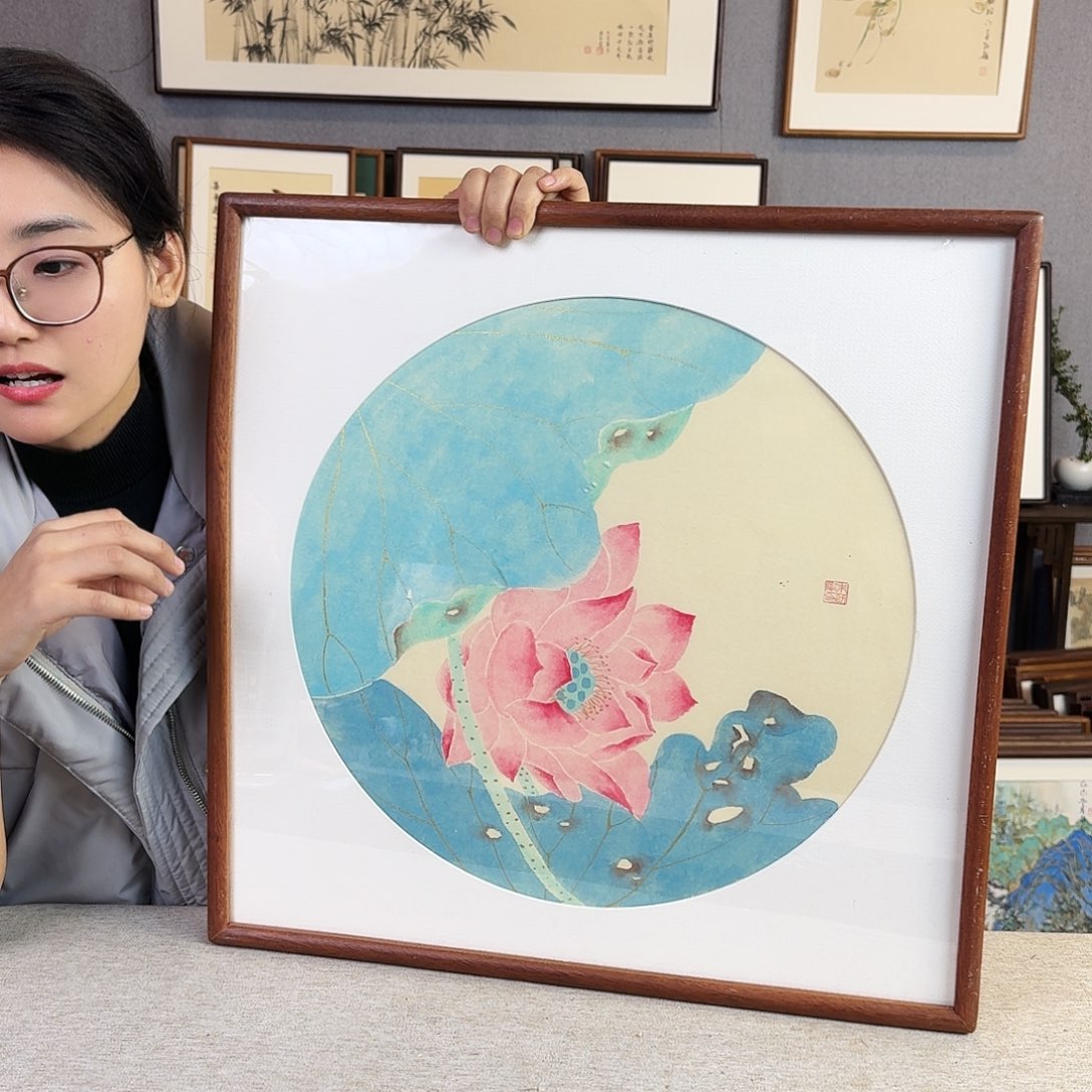 国画手绘带框尺寸： 53*53