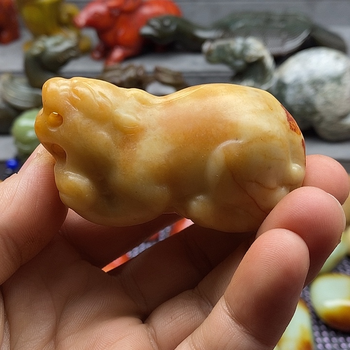 未镶嵌蛇纹石玉颈饰