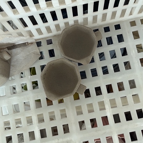 微瑕，不能明火，6厘米，高3，2个无把手粗陶