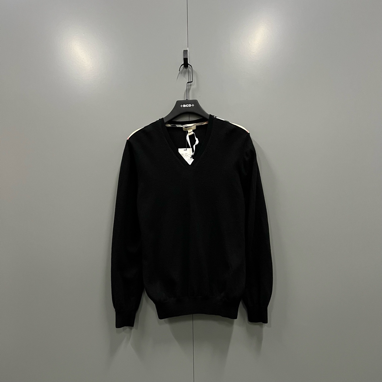 95新 BURBERRY/博柏利 (ll) 巴宝莉 V领毛衣 肩部经典格子XXL破洞