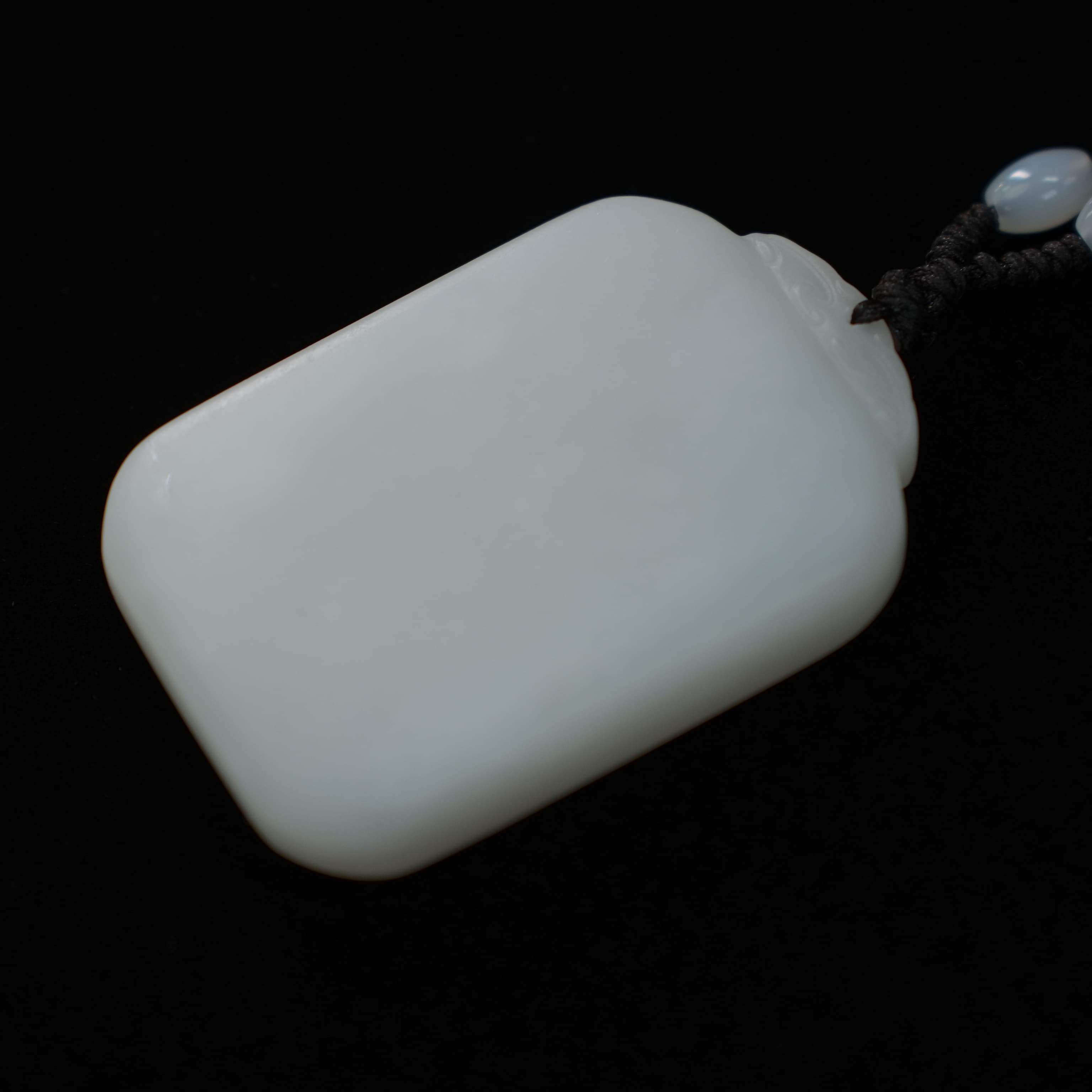 新疆和田白玉精雕一级白平安无事牌