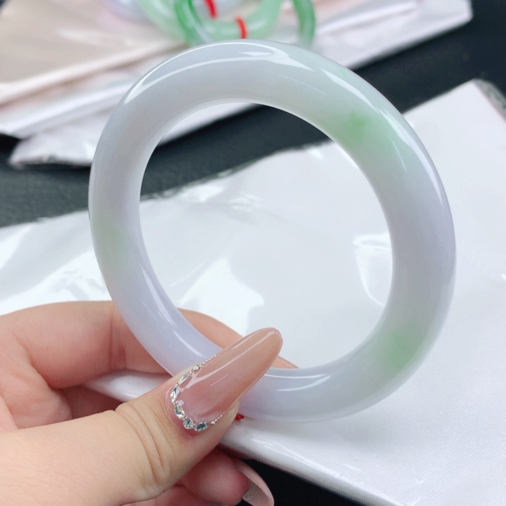 翡翠未镶嵌手镯欣***056.3圈