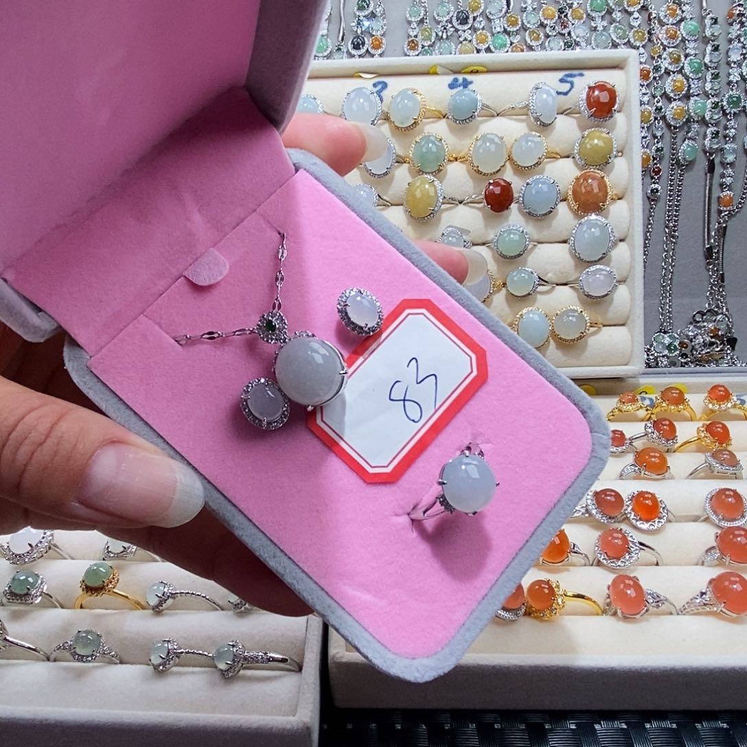 翡翠未镶嵌戒指缅甸