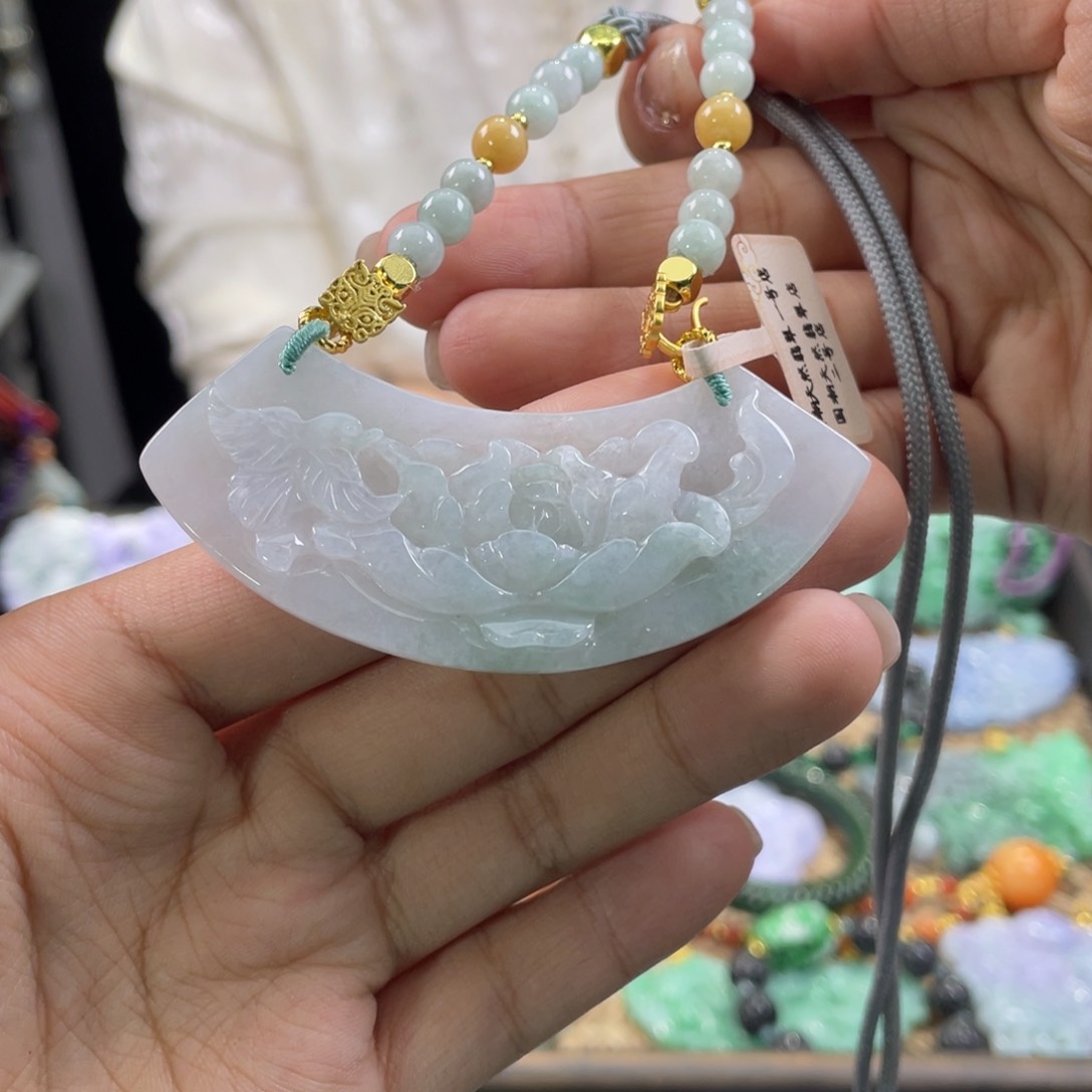 翡翠颈饰未镶嵌代编织