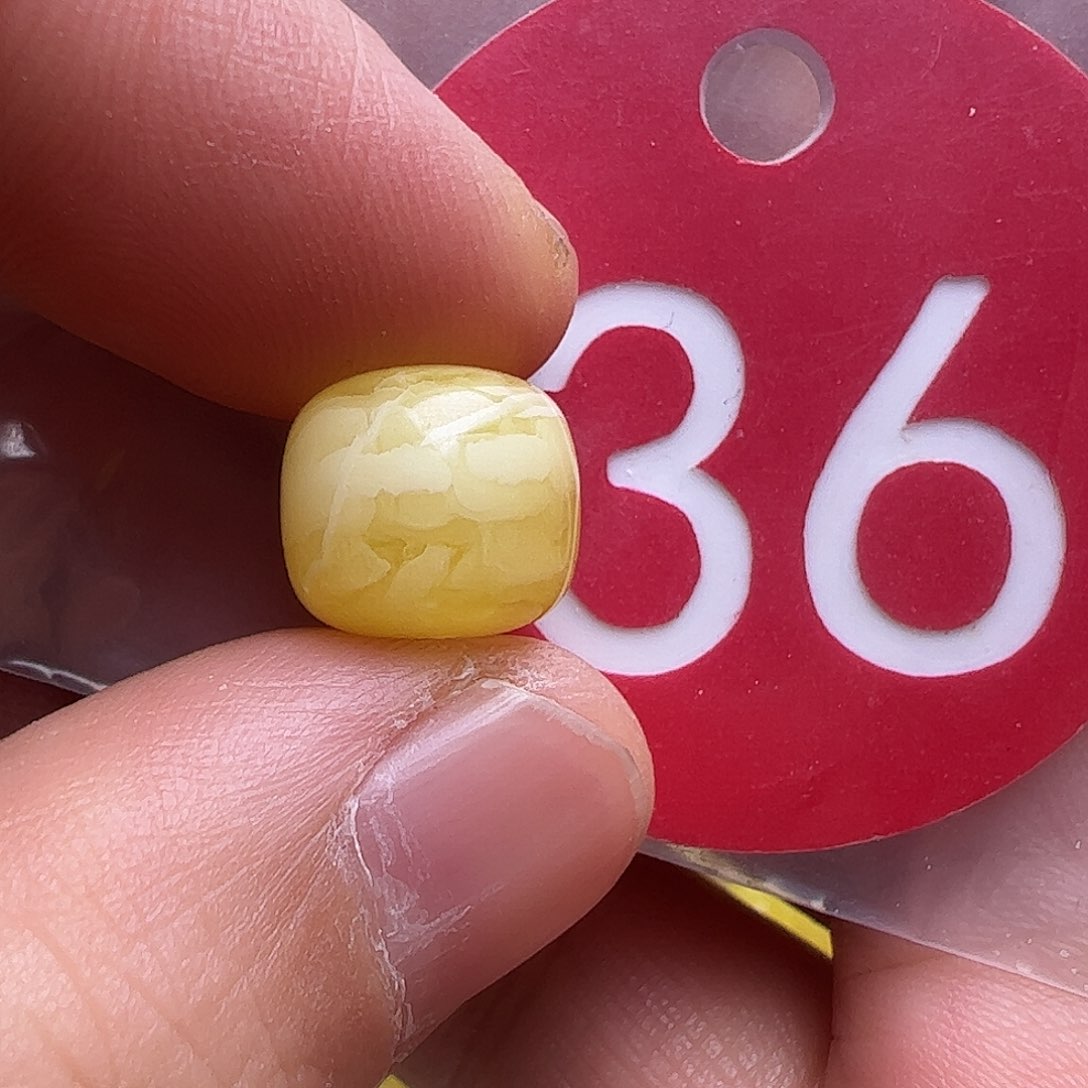 蜜蜡未镶嵌珠宝奇石10/9m m