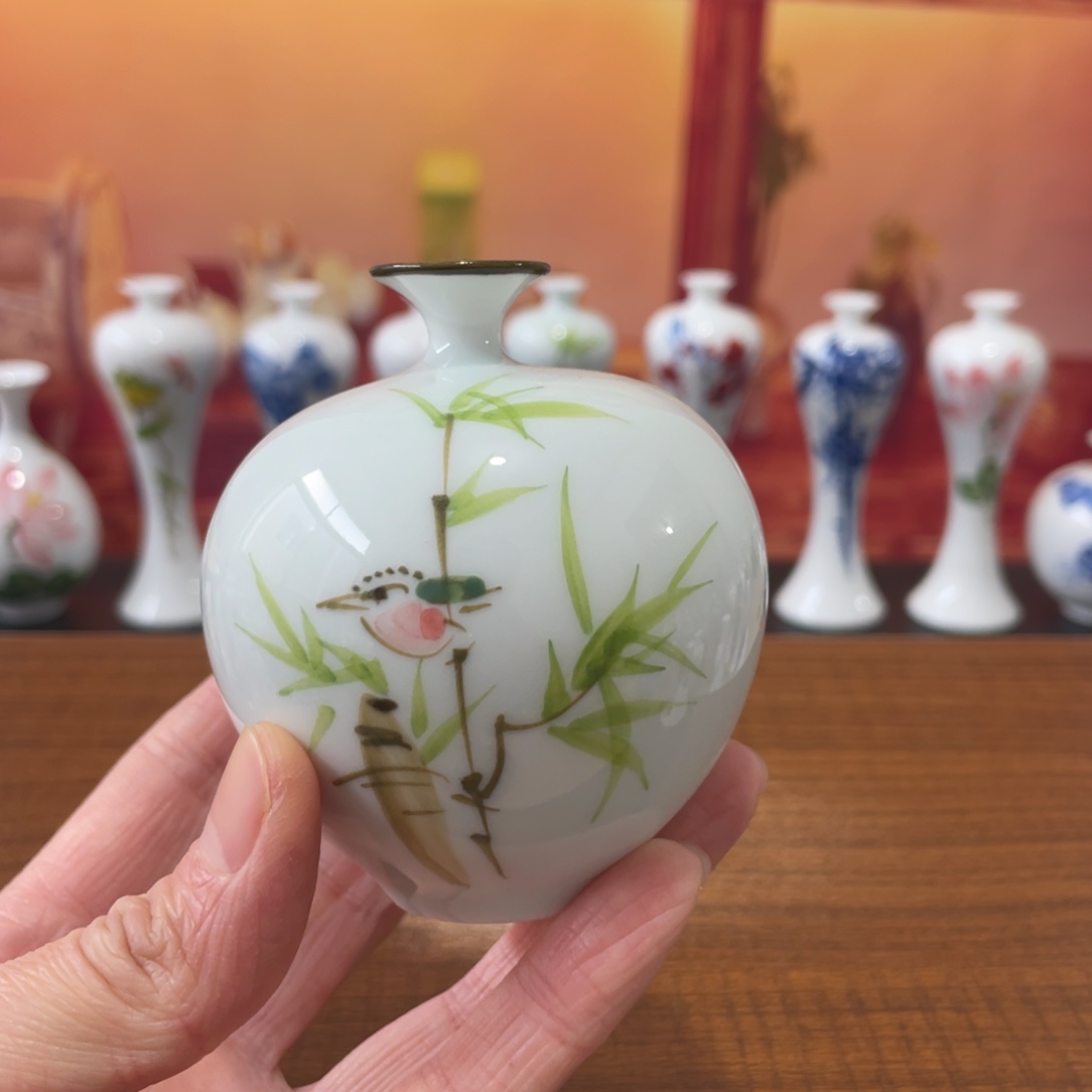 陶瓷景德镇小花瓶等着你