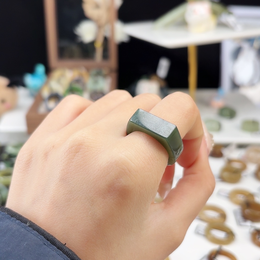 和田玉未镶嵌戒指P34菠菜绿马鞍18.3不退换