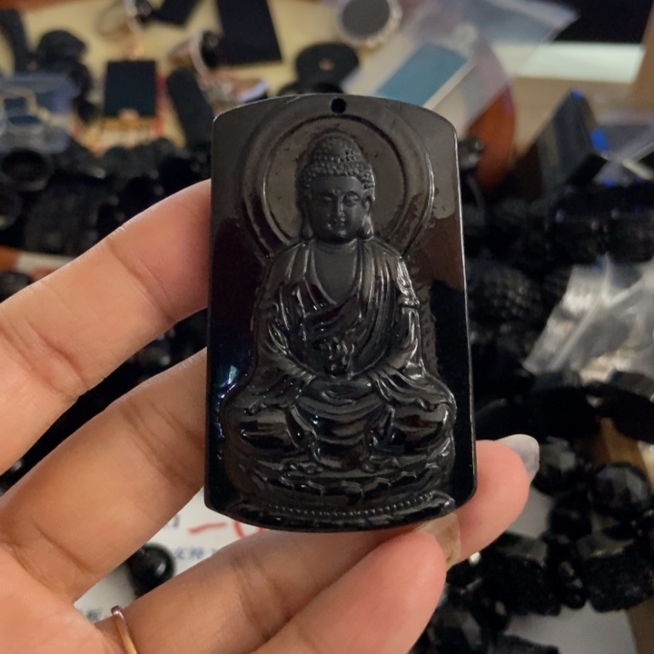 翡翠未镶嵌颈饰大日如来大漏