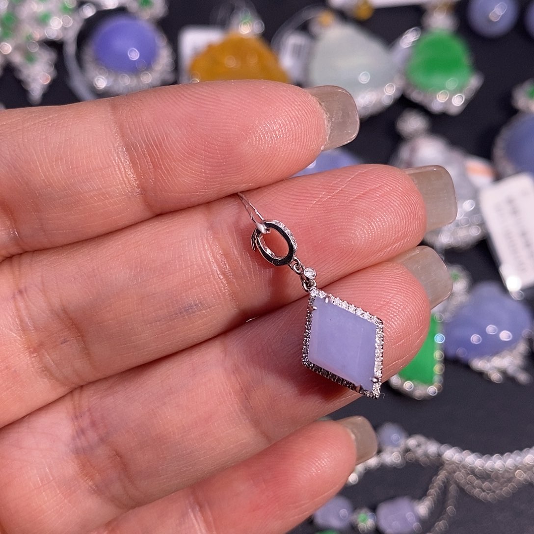 翡翠吊坠(不含链)18K金镶嵌