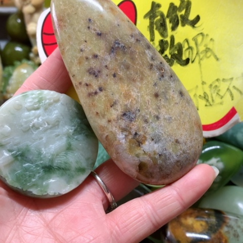 蛇纹石玉未镶嵌手把件