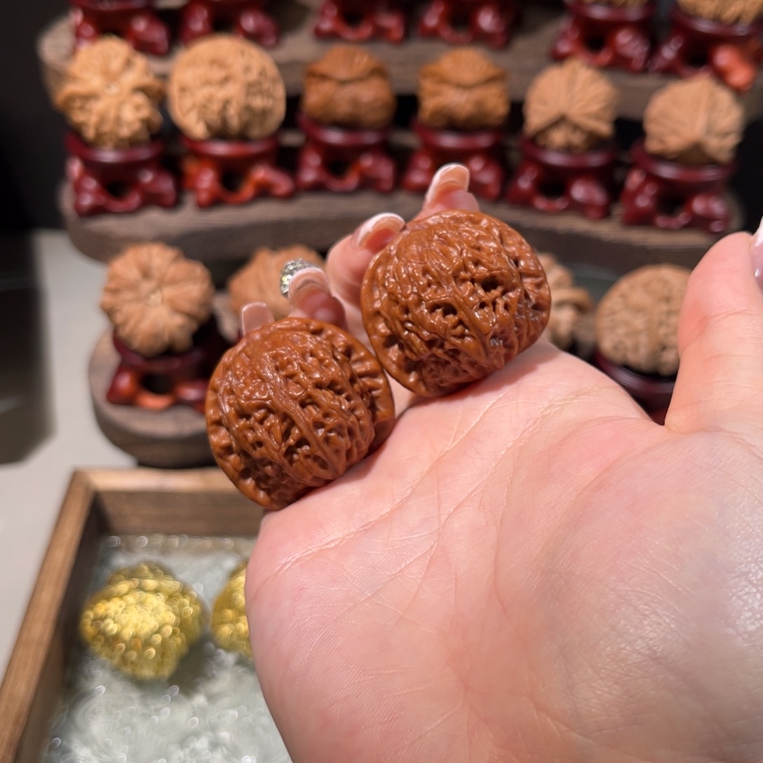 文玩核桃把件瓷娃娃