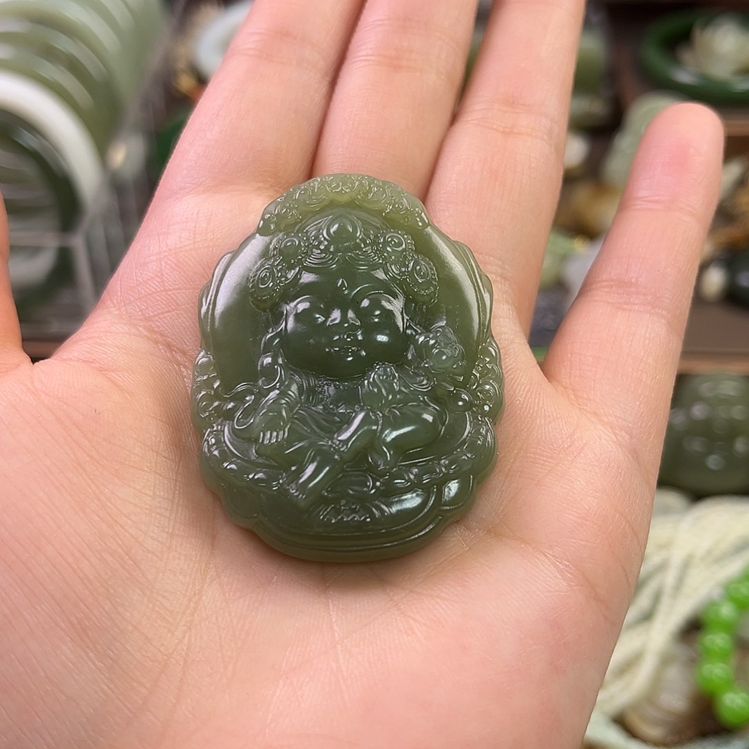 和田玉颈饰未镶嵌小****?