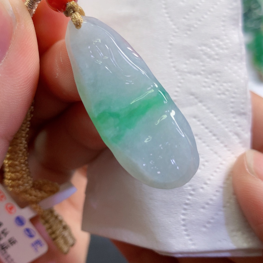 【闪购商品】翡翠吊坠(不含链)未镶嵌