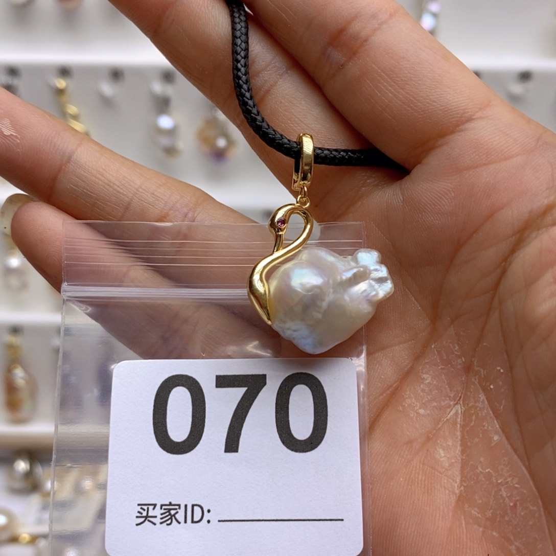 淡水珍珠颈饰银S925镶嵌70