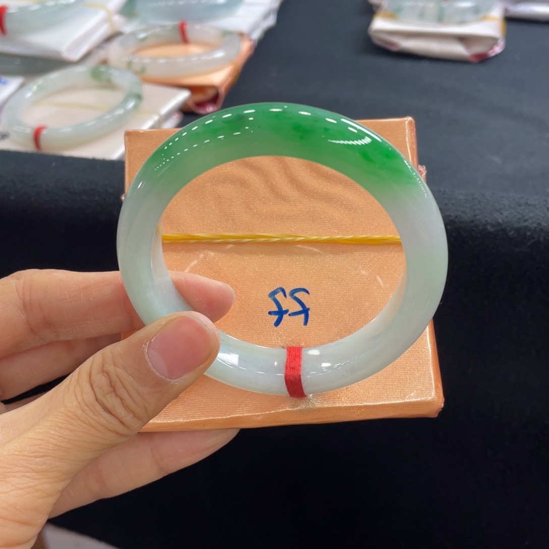 翡翠手镯未镶嵌55天然翡翠A货