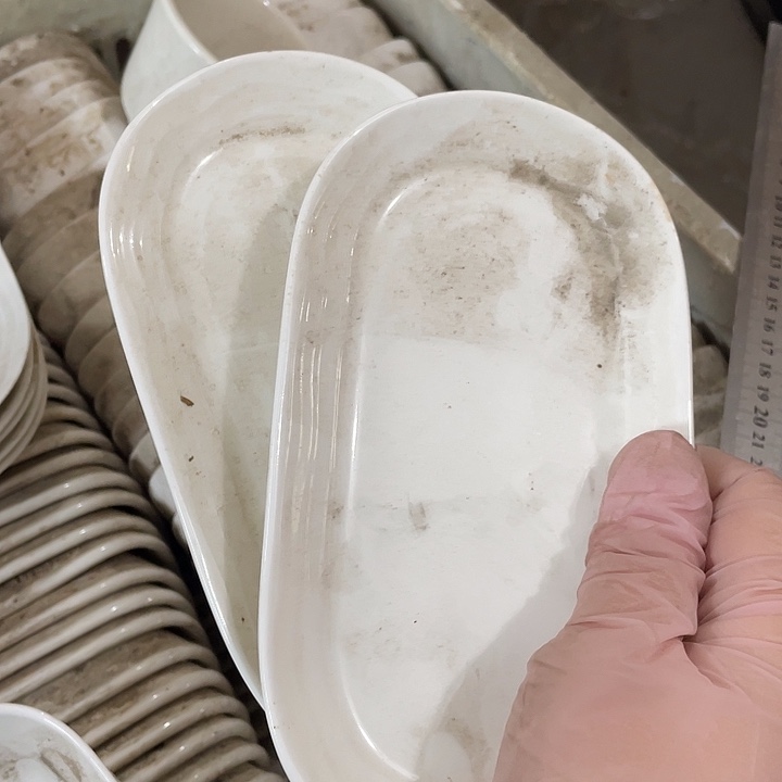 瓷片骨质瓷长碟一对 17厘米