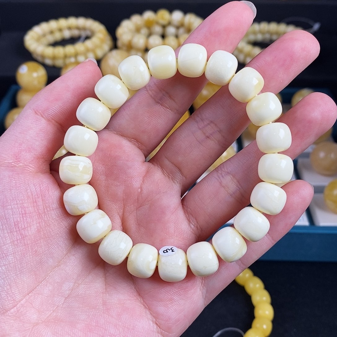 蜜蜡珠宝奇石未镶嵌