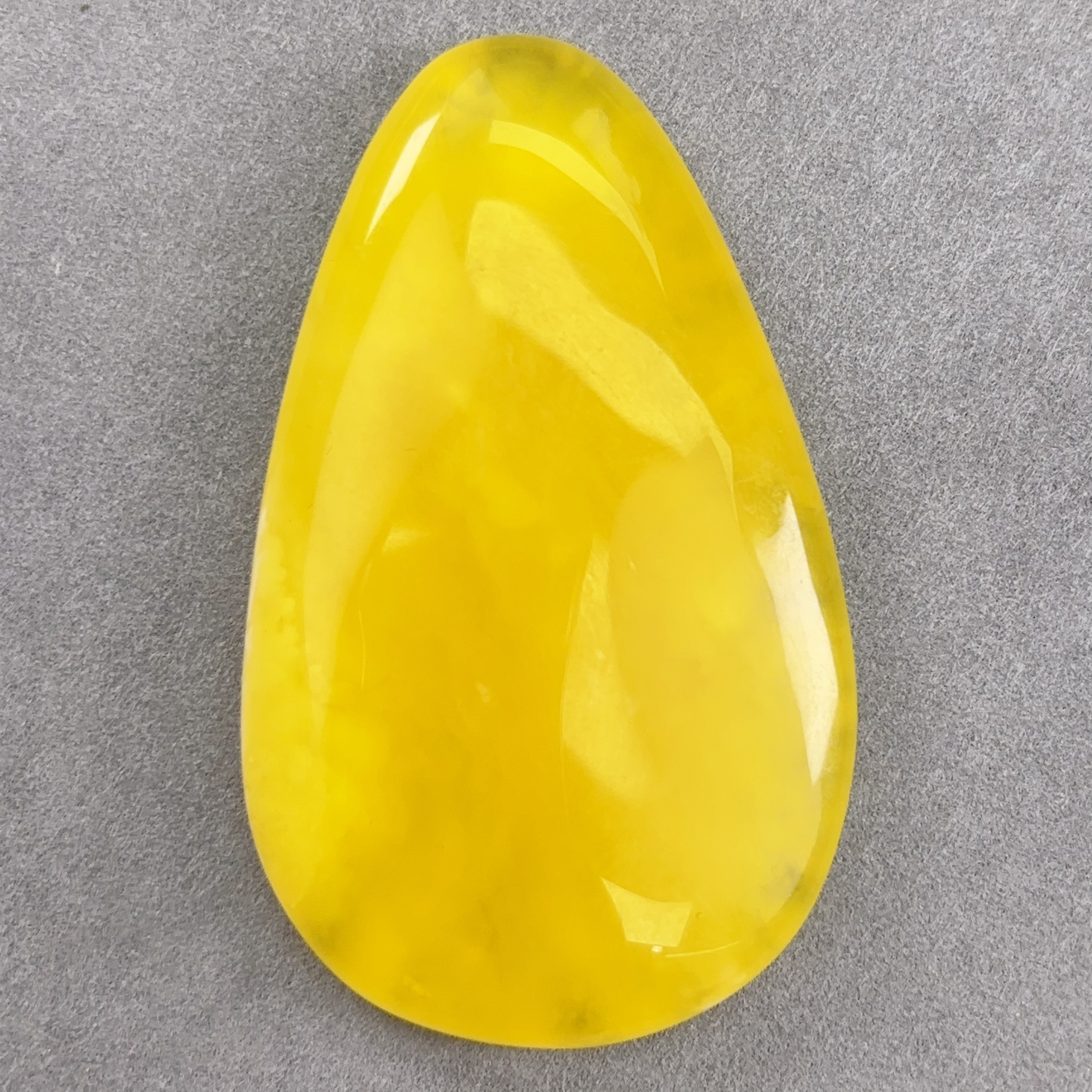 鸡油黄白花蜜蜡水滴吊坠68×41×10（534号）
