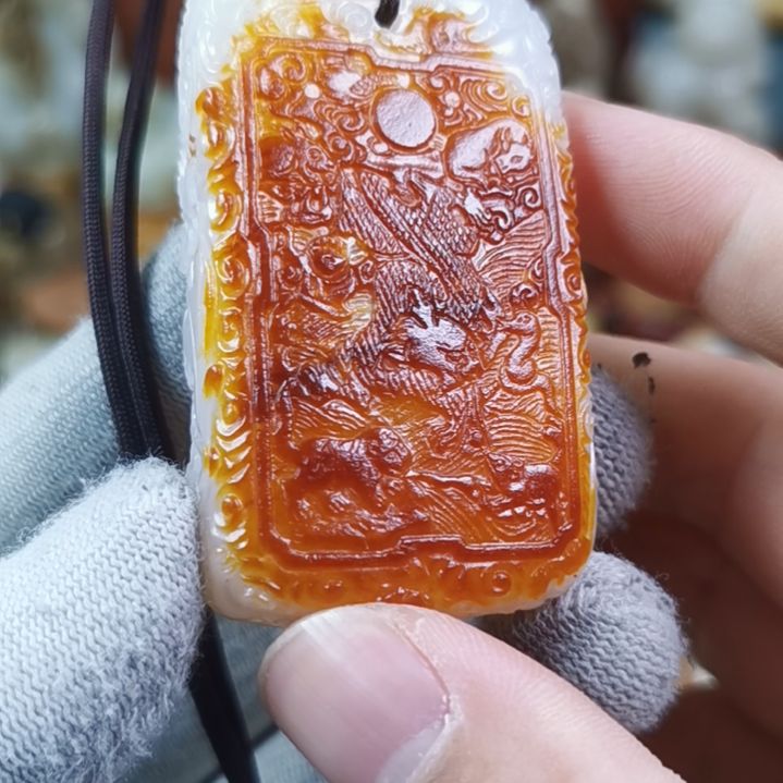 和田玉（糖玉）车挂未镶嵌幸****诺