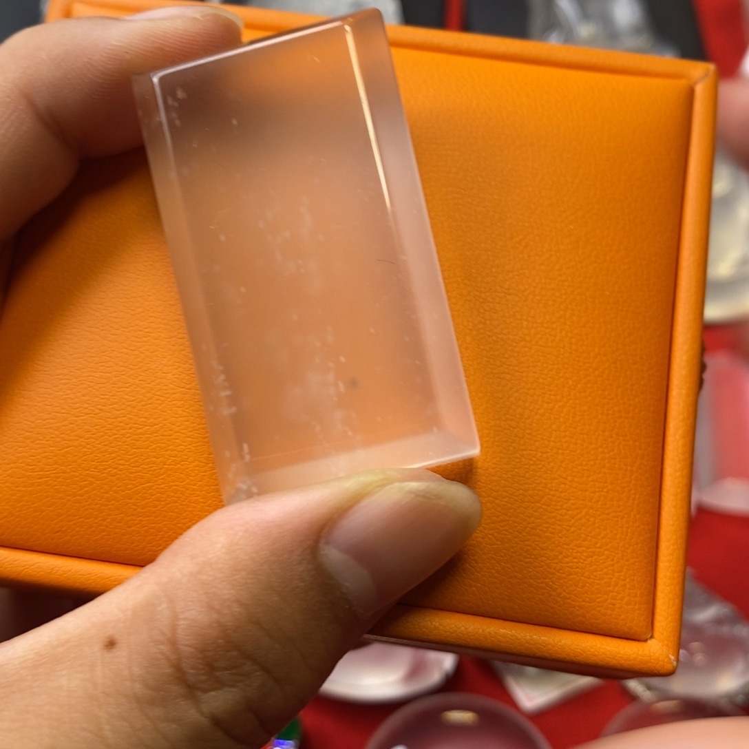 高***高石英质玉未镶嵌吊坠