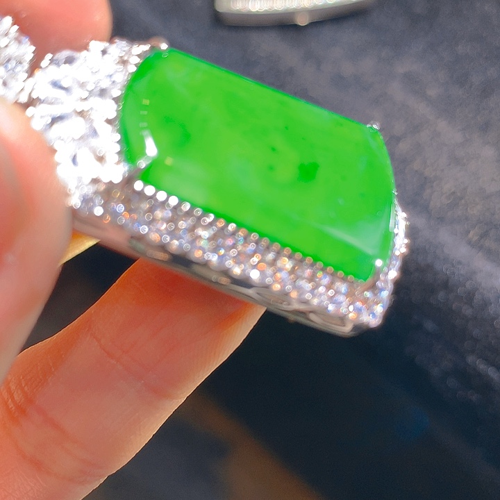 【闪购商品】翡翠颈饰银S925镶嵌翡翠