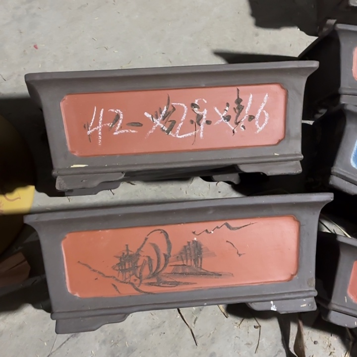 花盆紫砂80-2。  微瑕。 