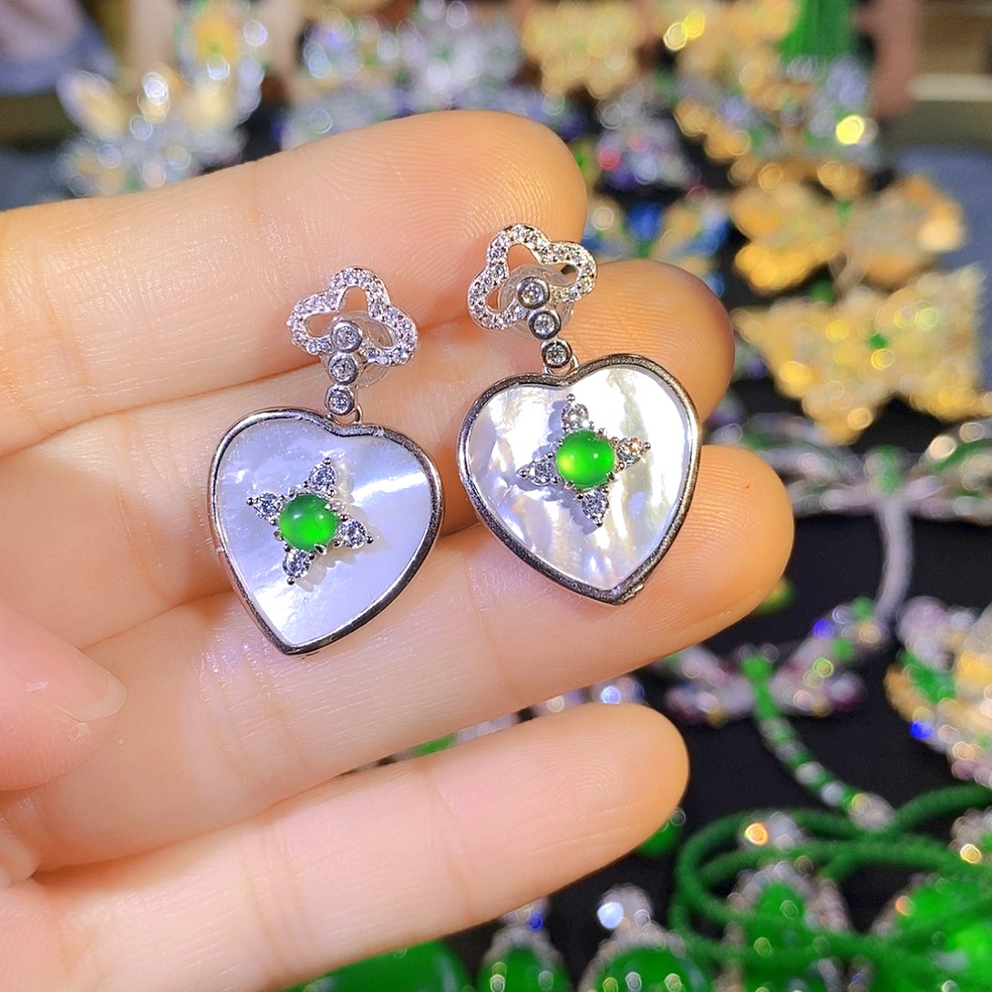 颈饰银S925镶嵌翡翠