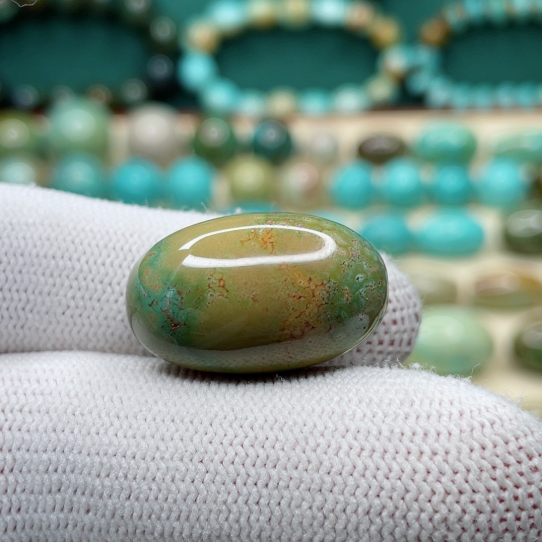 绿松石未镶嵌颈饰