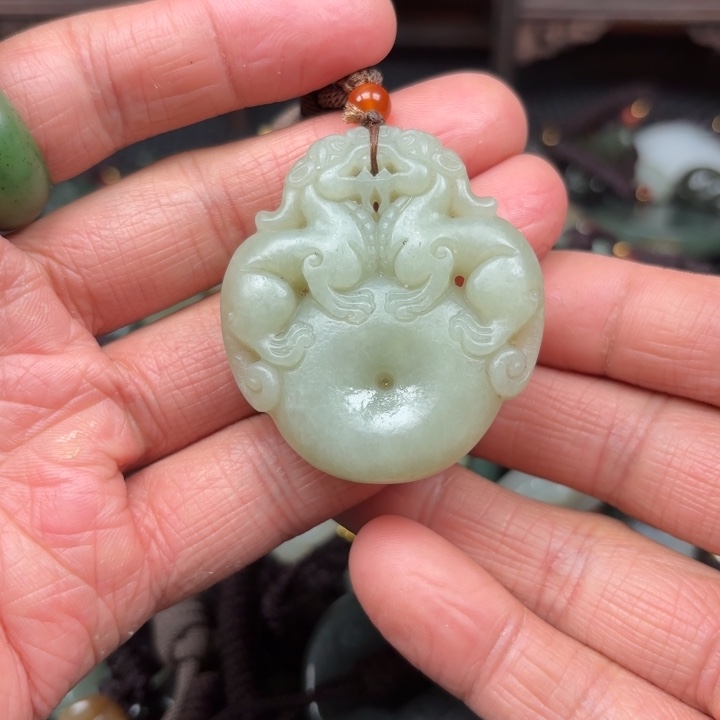 和田玉吊坠未镶嵌