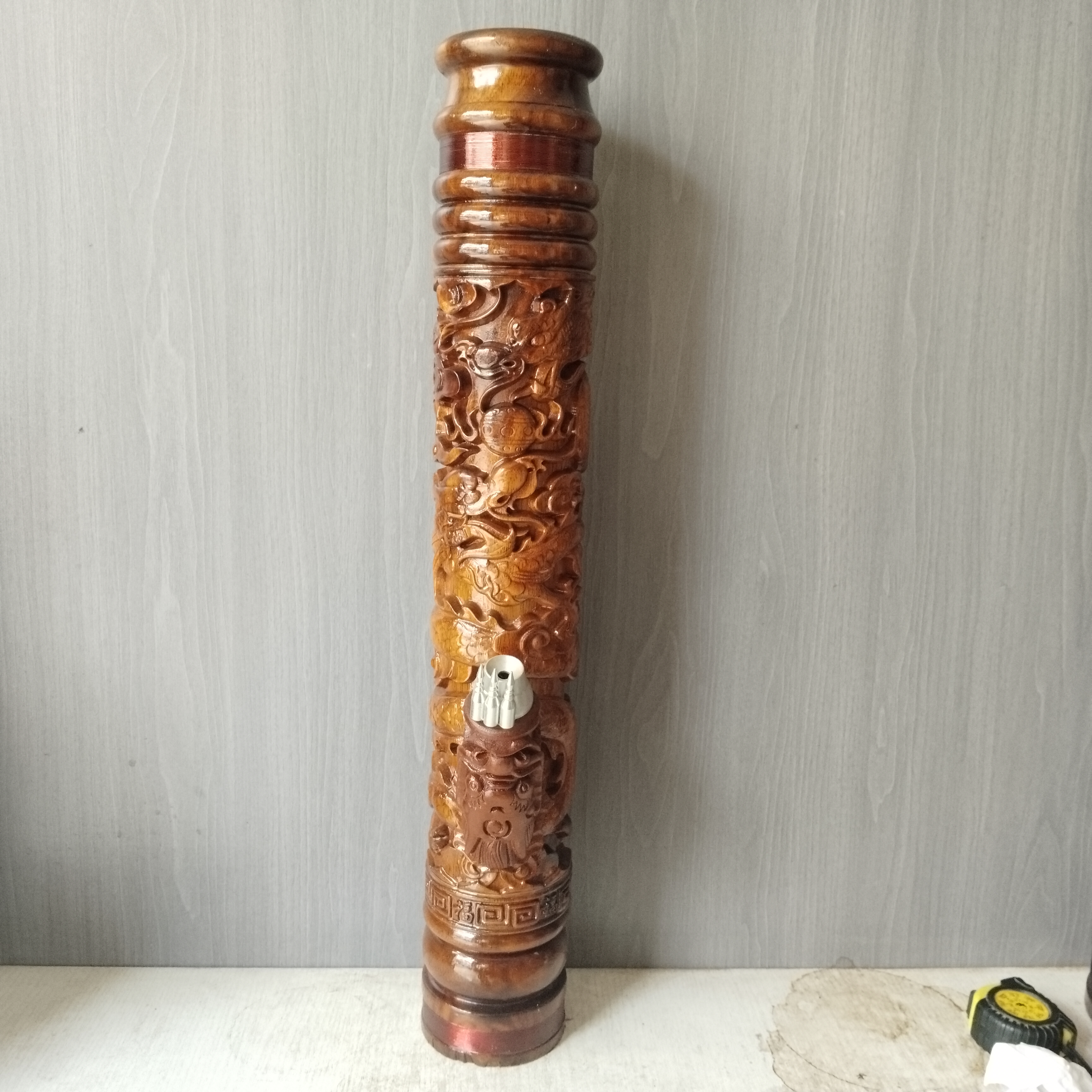 义薅树木  中号  雕刻双龙  高度64.5  外口径10.2  内口径7.0