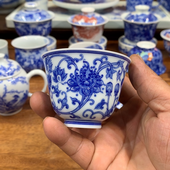 柴窑青花西番莲主人杯