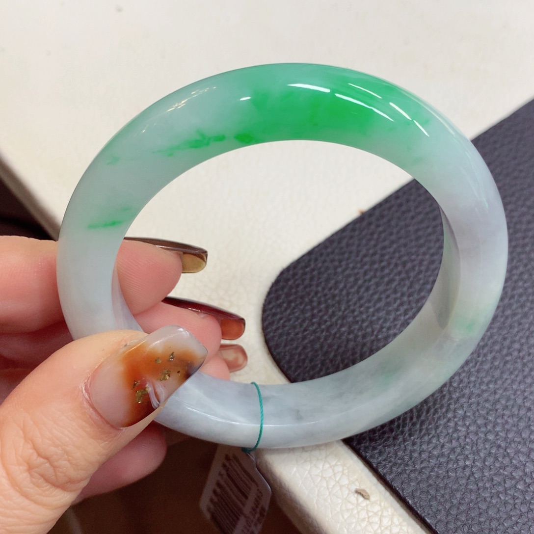 未镶嵌手镯翡翠缅甸