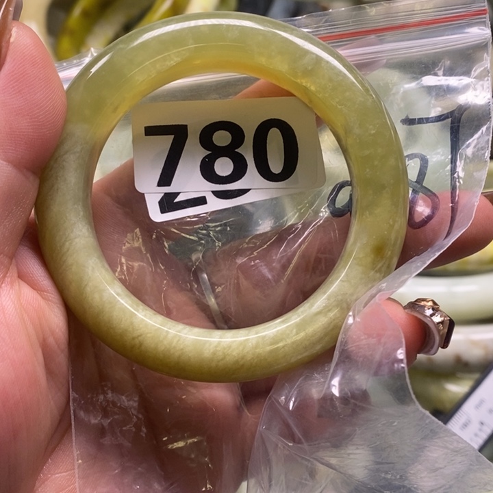 吃****蛇纹石玉未镶嵌手镯