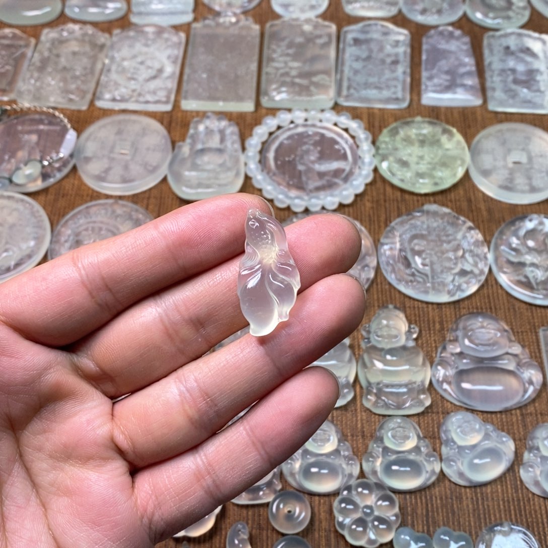 岫玉吊坠(赠链)未镶嵌