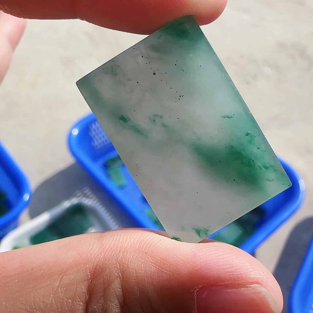 石英质玉颈饰未镶嵌