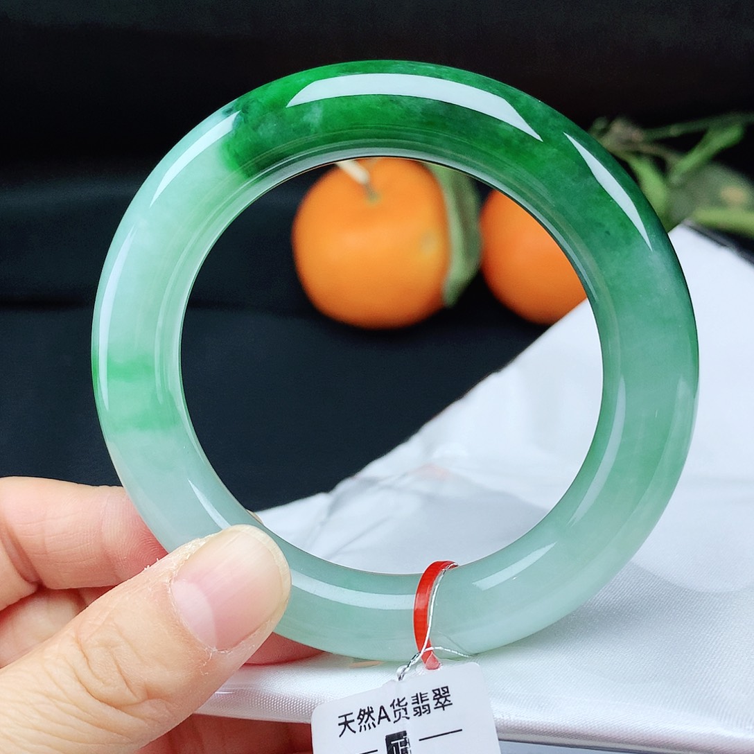 翡翠手镯未镶嵌56胖