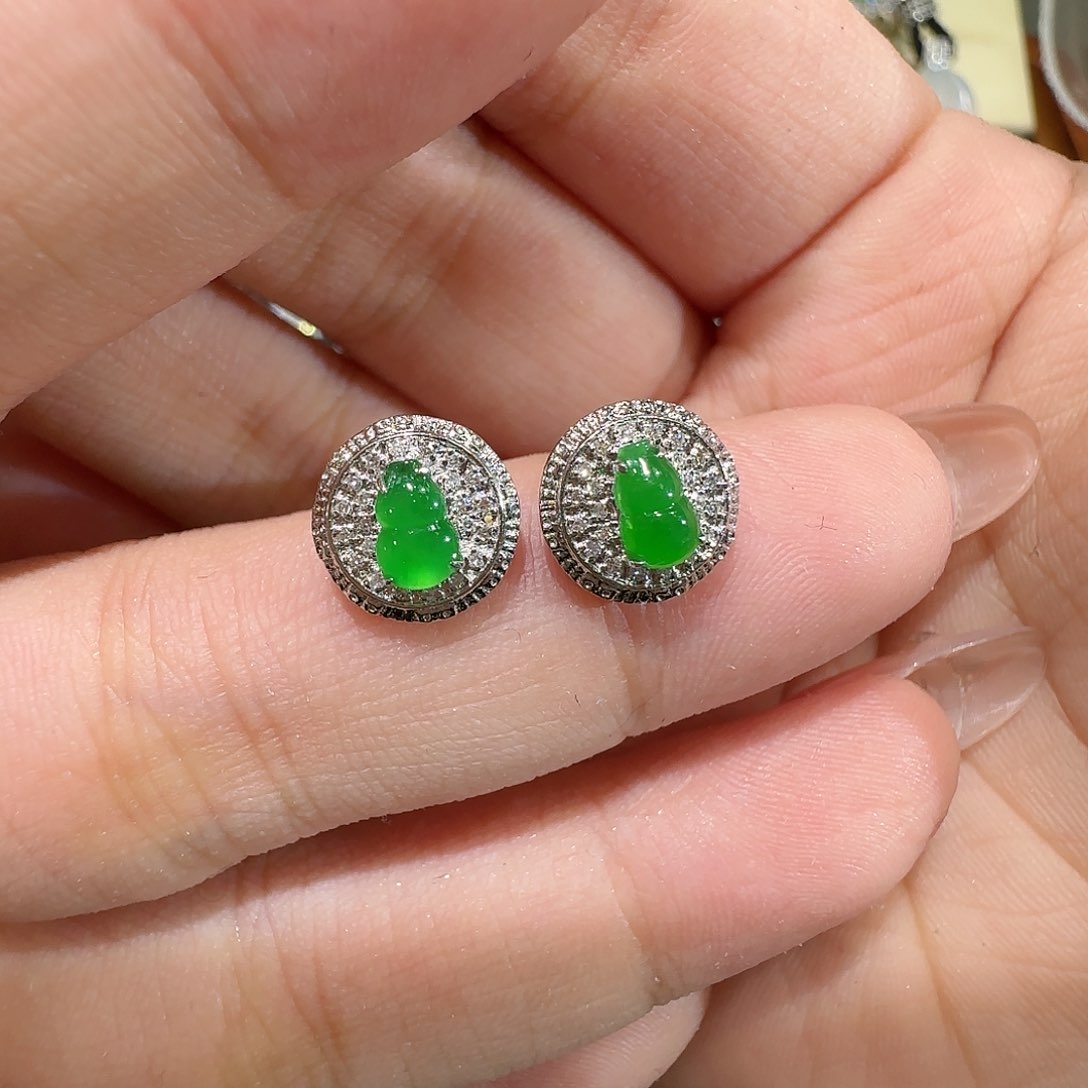 【闪购商品】18K金镶嵌翡翠耳饰萌*