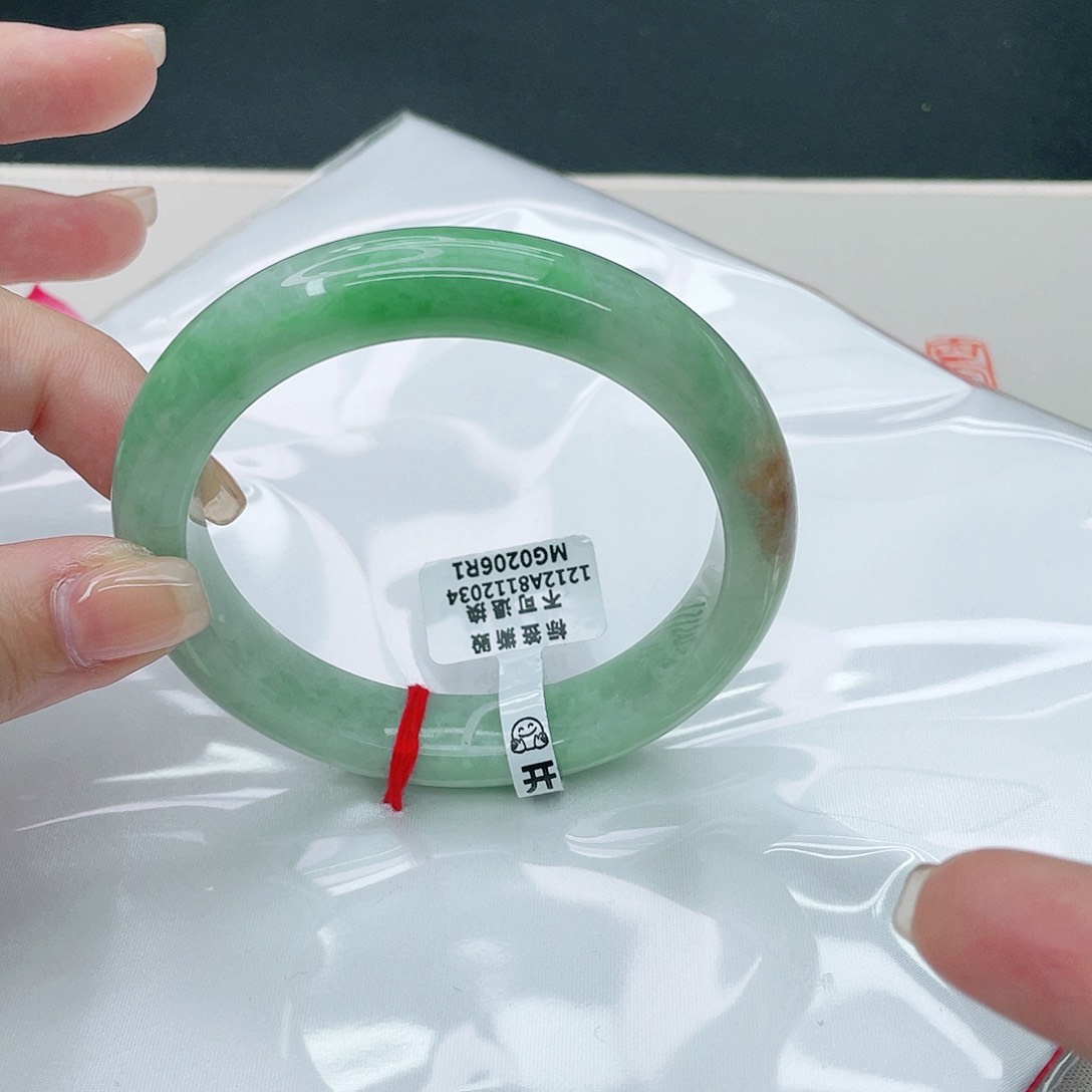 翡翠手镯未镶嵌正62.6