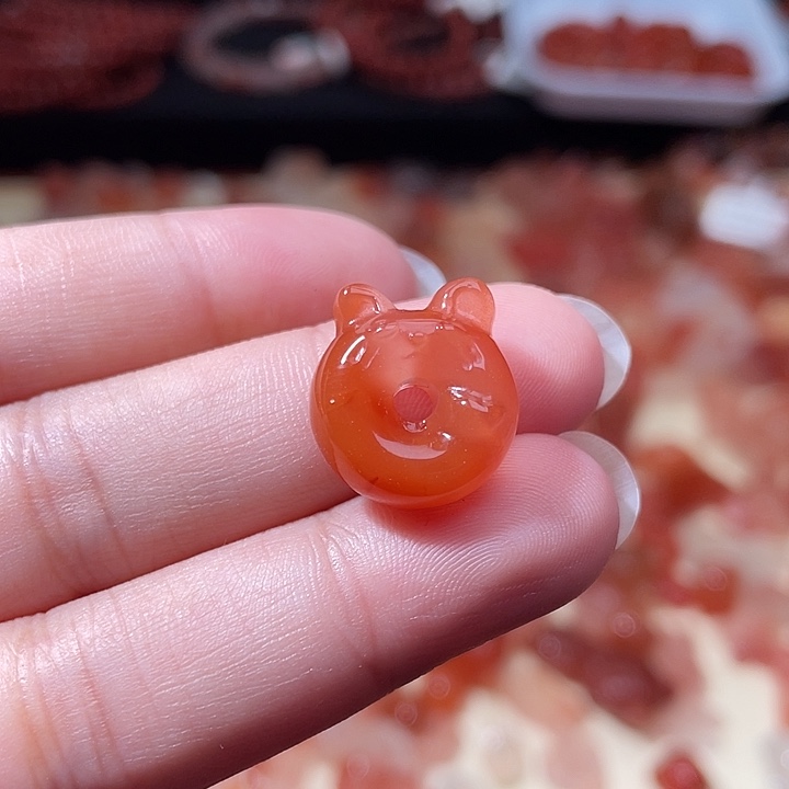 南红玛瑙兔子卡环未镶嵌699