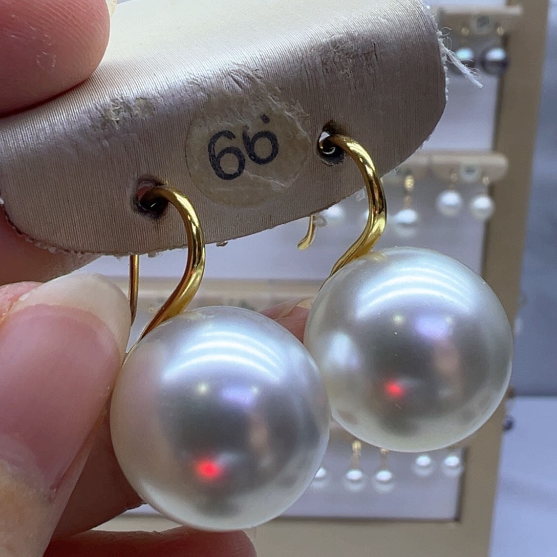 18K金镶嵌淡水珍珠耳饰