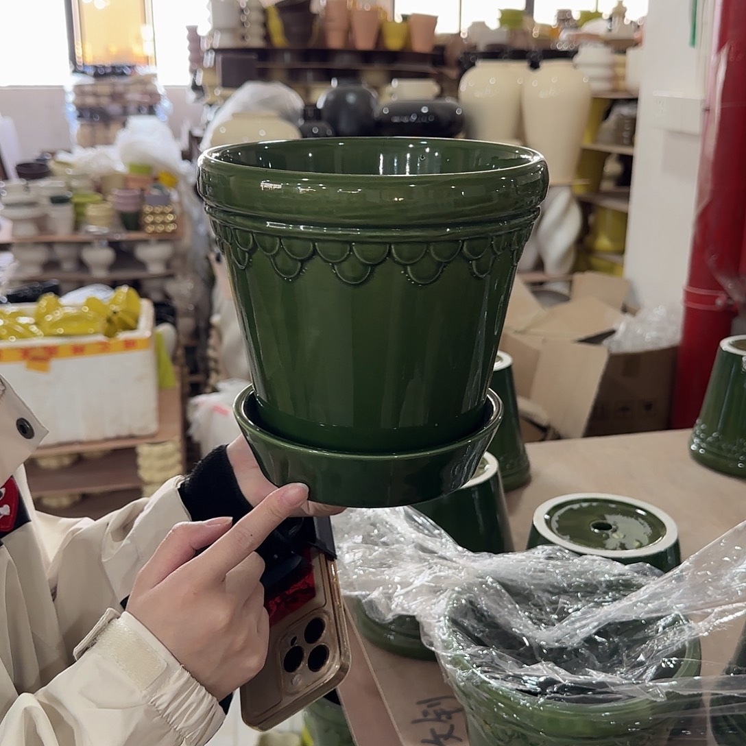 b2绿色带托花盆花盆花盆