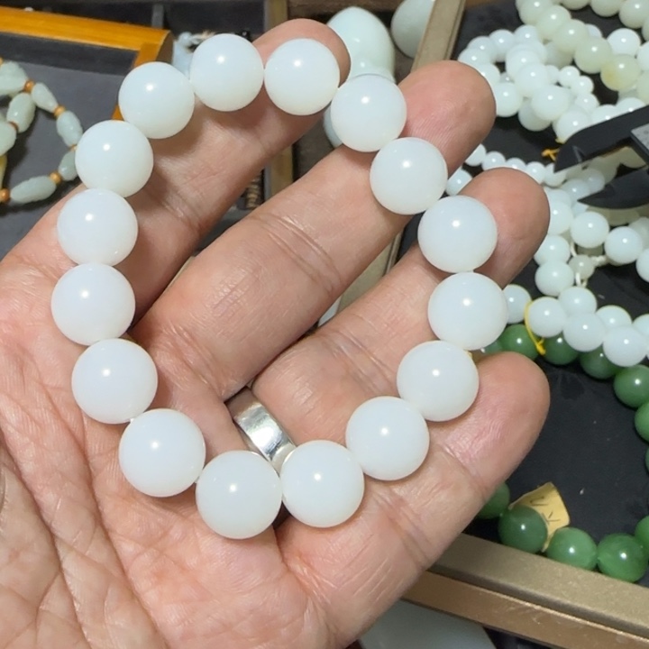 和田玉手串未镶嵌执*