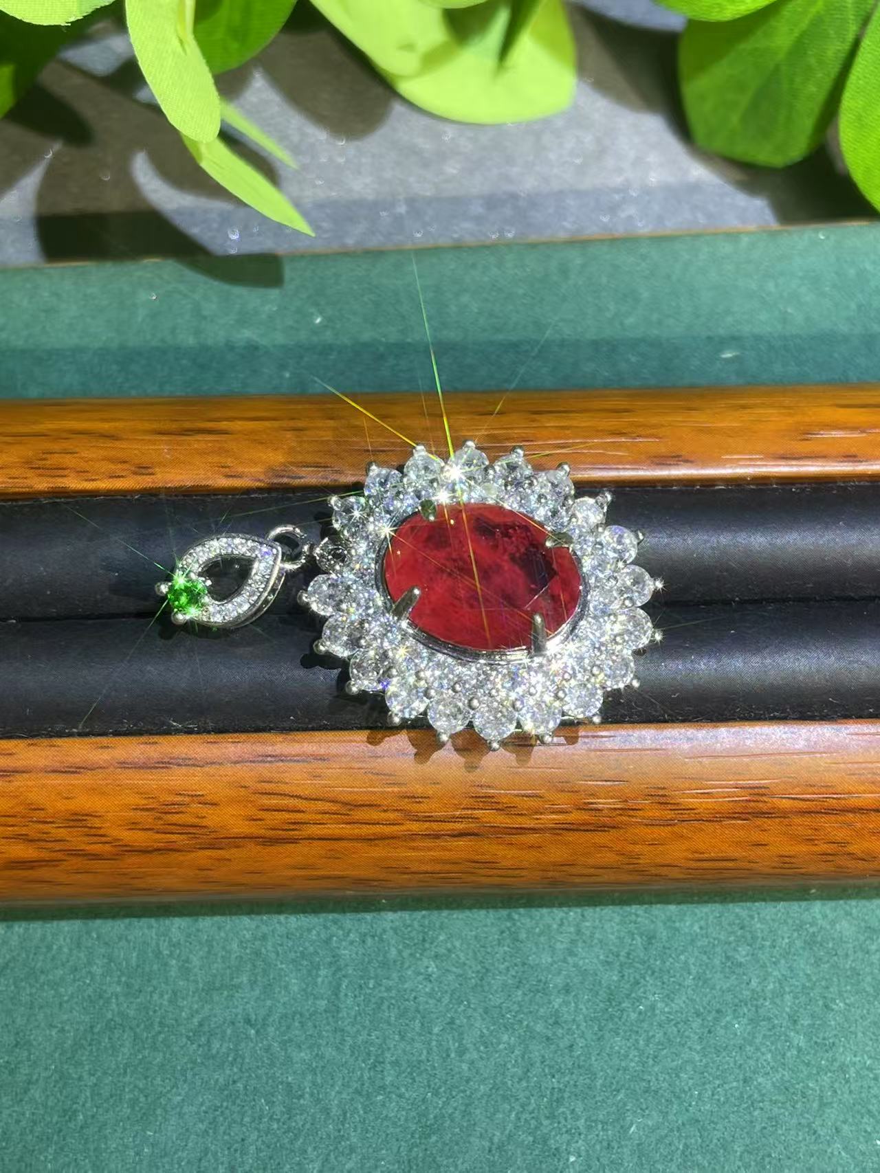 a3991白托红吊坠多样性发货