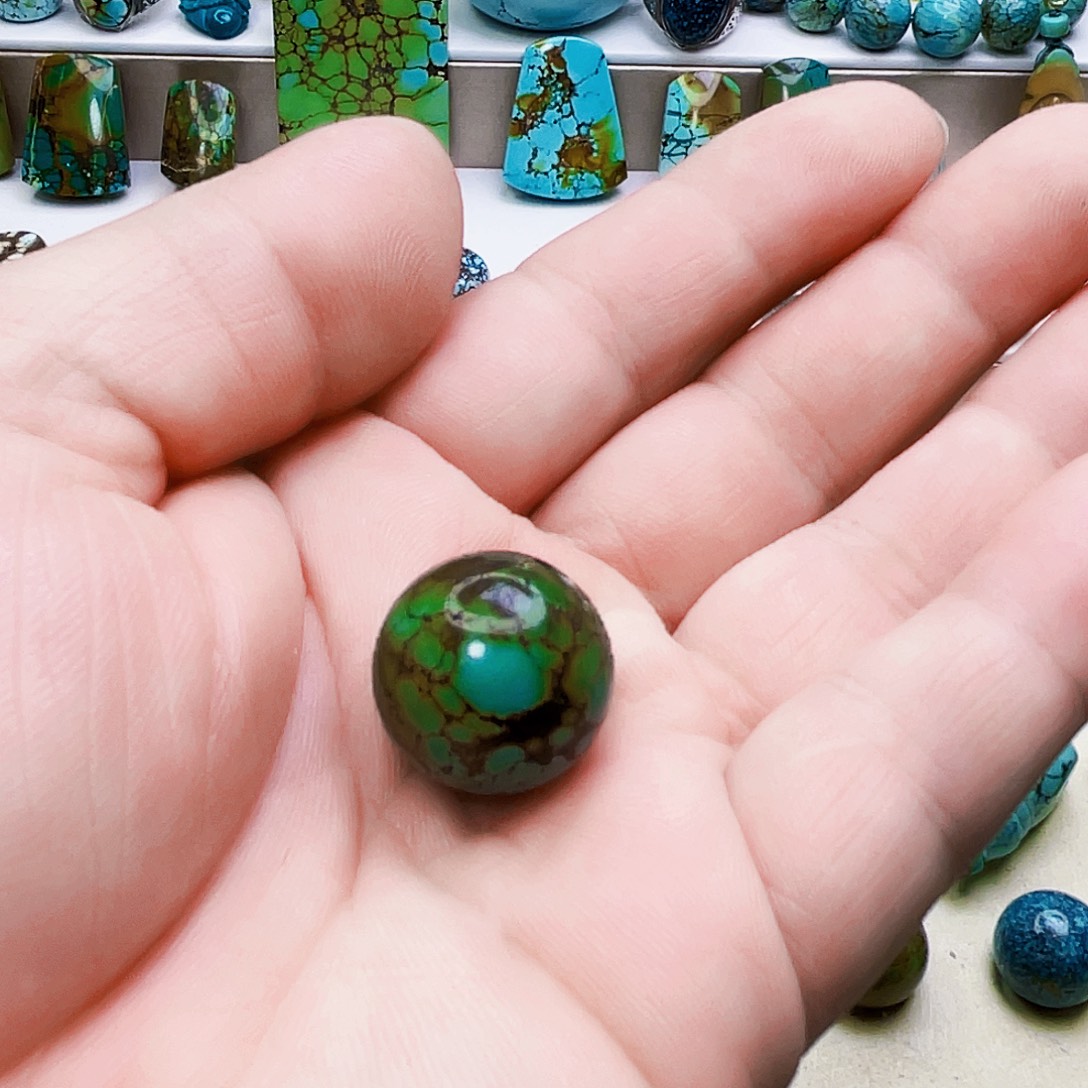 绿松石未镶嵌颈饰