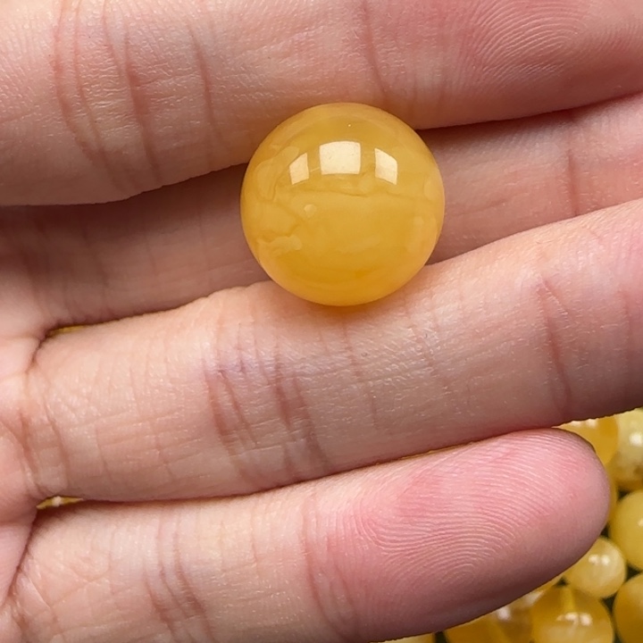 未镶嵌琥珀裸石天然227
