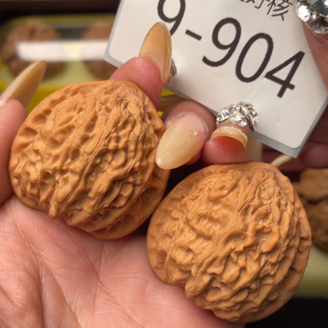 文玩核桃把件39全品野生金牛