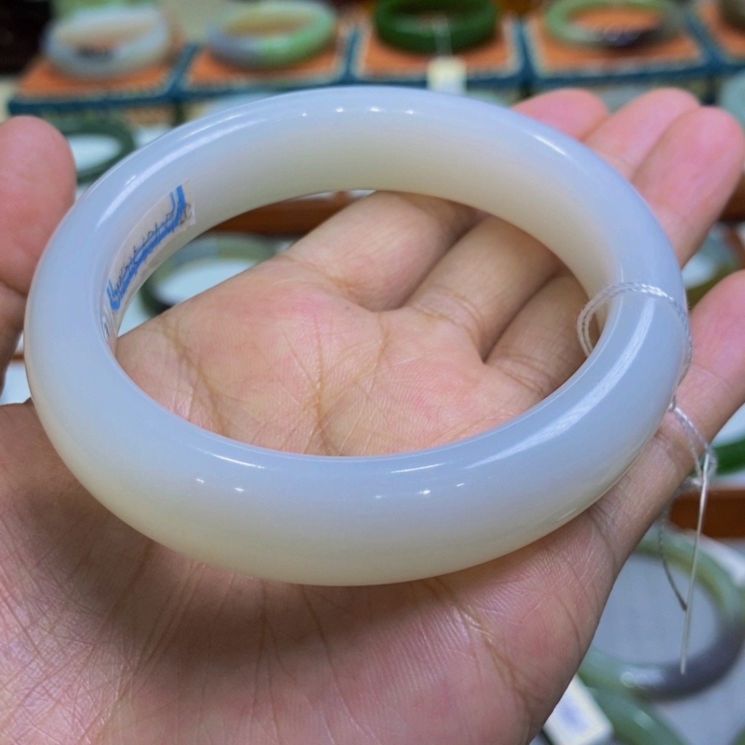 和田玉手镯未镶嵌且末57/58