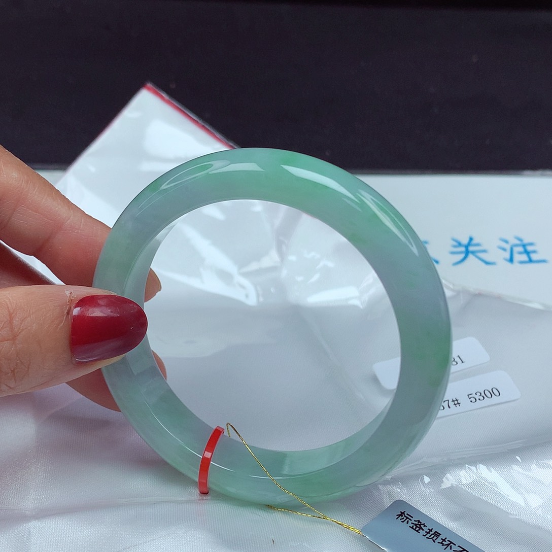 翡翠手镯未镶嵌57圈4681